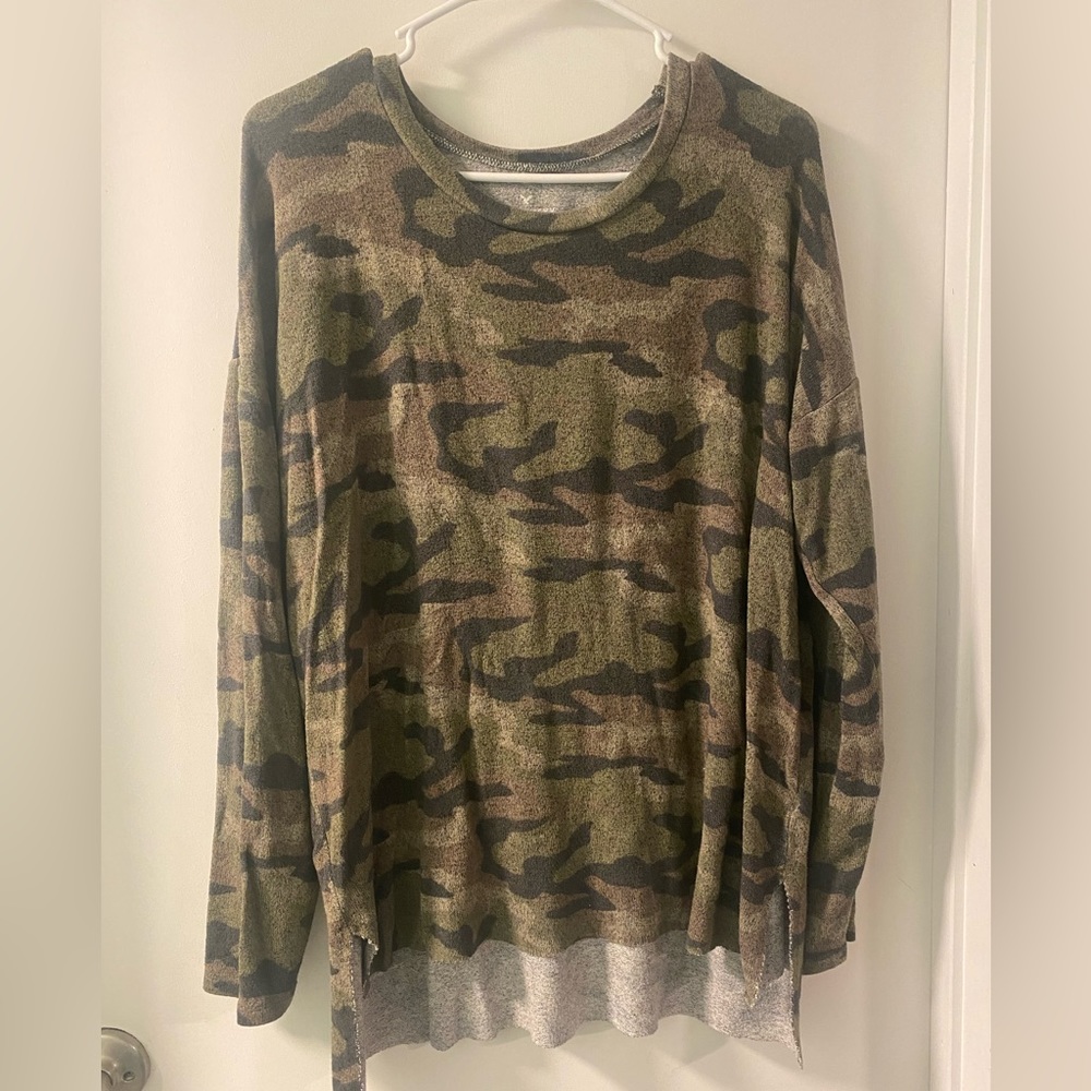 American Eagle Soft & Sexy Plush camo long sleeve shirt
